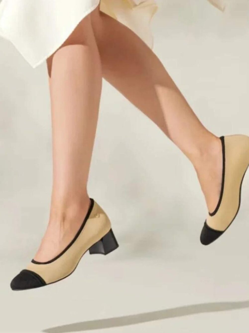 Vivaia Julie Arch Pro Knit Pumps Sz 39 / US 8 Almond-Toe Chunky Heel Beige Black